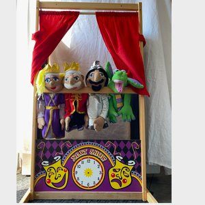 SOLD! Melissa & Doug  PUPPET THEATRE